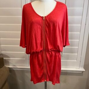 NWOT-“PATTERSON J KINCAID” 100% LINEN RED OVERSIZED TUNIC TOP WITH GOLD ZIPPER –